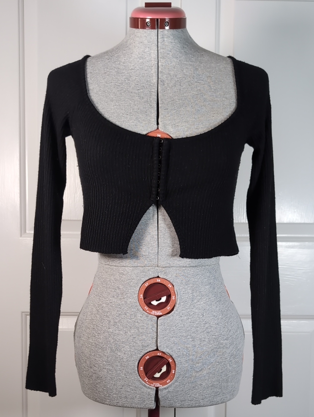 Joah Brown Black Hook and Eye Long Sleeve Ribbed Scoop Neck Crop Top M/L Rare